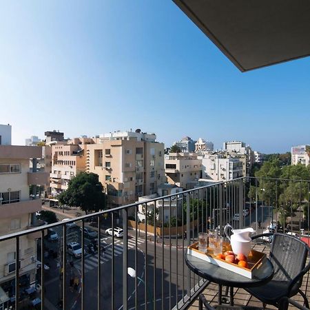 Hilton Bay Apartment With The Shelter Tel Aviv Exterior photo