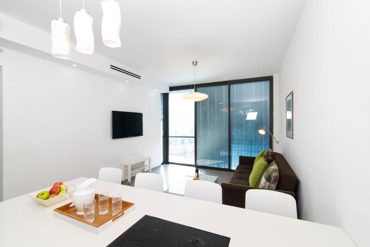 Hilton Bay Apartment With The Shelter Tel Aviv Exterior photo